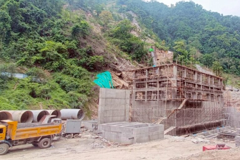 अनावश्यक मूल्य बढाएपछि मुआब्जा नदिई व्यक्तिको जग्गामा अर्बौंको पावरहाउस निर्माण हुँदै,